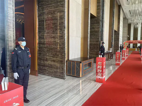 忠于职守 尽职尽责